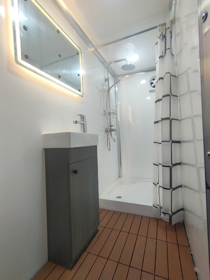 多様なイベント向け Laker ハイエンドカスタムモバイルトイレトレーラー
