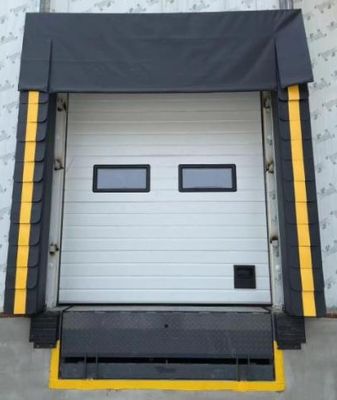 カスタマイズされたプラットフォーム用の高耐久13トン油圧式ドックレベラー、産業用ローディングエリア向け 2.2*2.5*0.6m