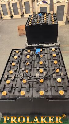 OEM 24-85-21 鉛蓄電池フォークリフトバッテリー 48V 840Ah 三相